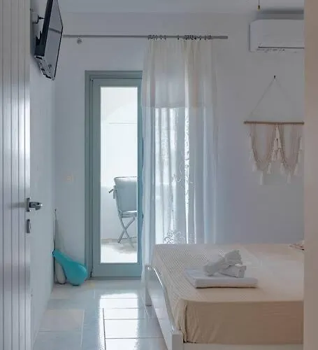 Martha's Filoxenia * Drios